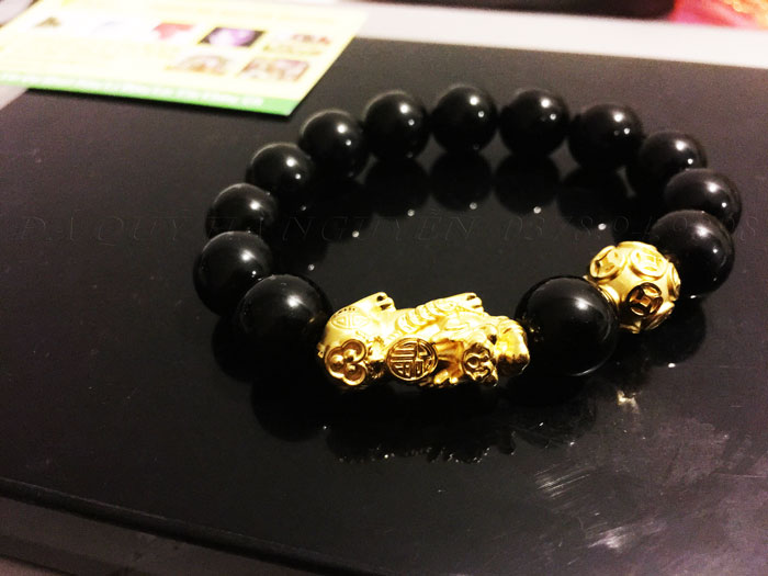 vòng tay đá thạch anh đen mix tỳ hưu vàng 24k